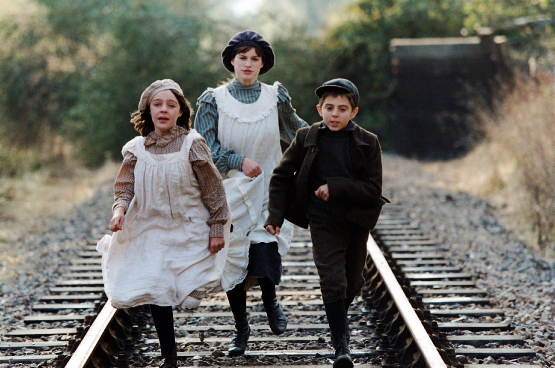 RAILWAY CHILDREN | Tv2000 DocFilm