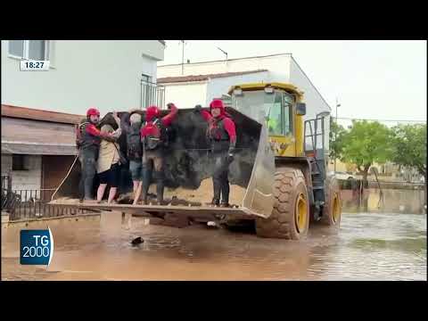 Spagna, alluvione disastrosa. Decine di morti e dispersi