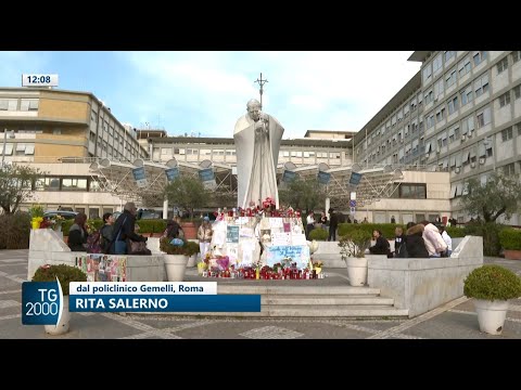 Papa al Gemelli, lievi miglioramenti. Quadro resta complesso